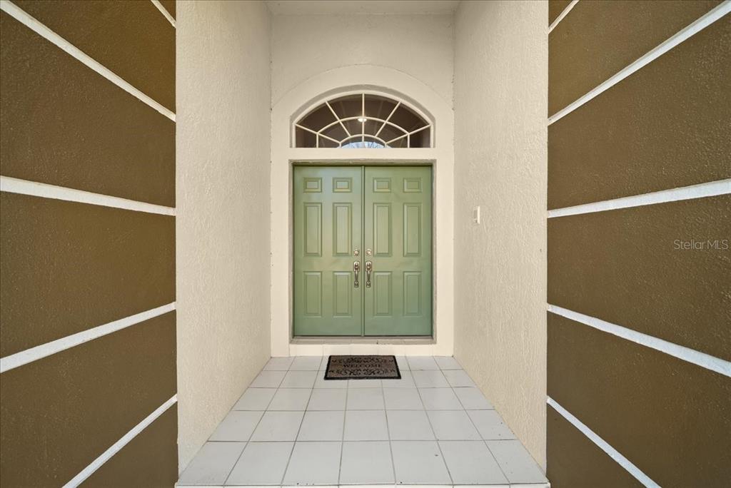 4321 Presidential Ave Circle East Bradenton, FL 34203 - Photo 3 of 49 a view of entryway with a front door