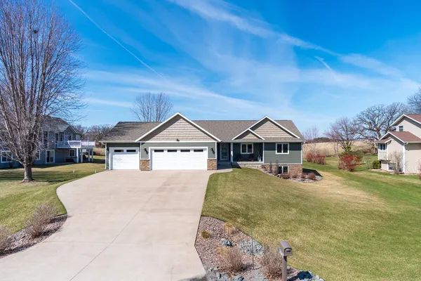 $649,900 | N7133 Sunrise Lane, Holland, WI 54636