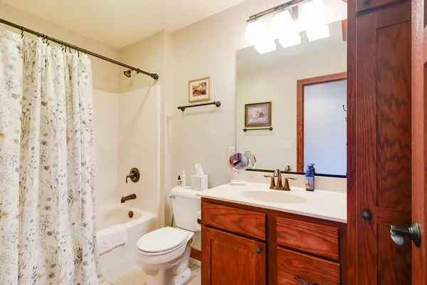 $649,900 | N7133 Sunrise Lane, Holland, WI 54636