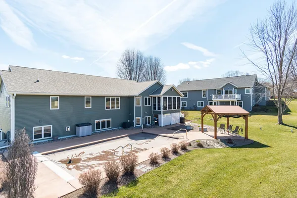 $649,900 | N7133 Sunrise Lane, Holland, WI 54636