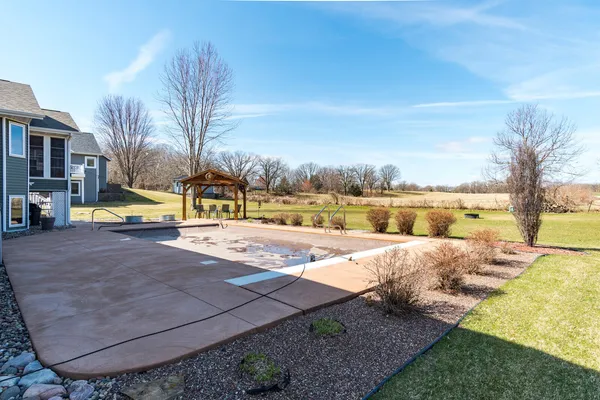 $649,900 | N7133 Sunrise Lane, Holland, WI 54636