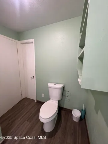 a bathroom with a toilet