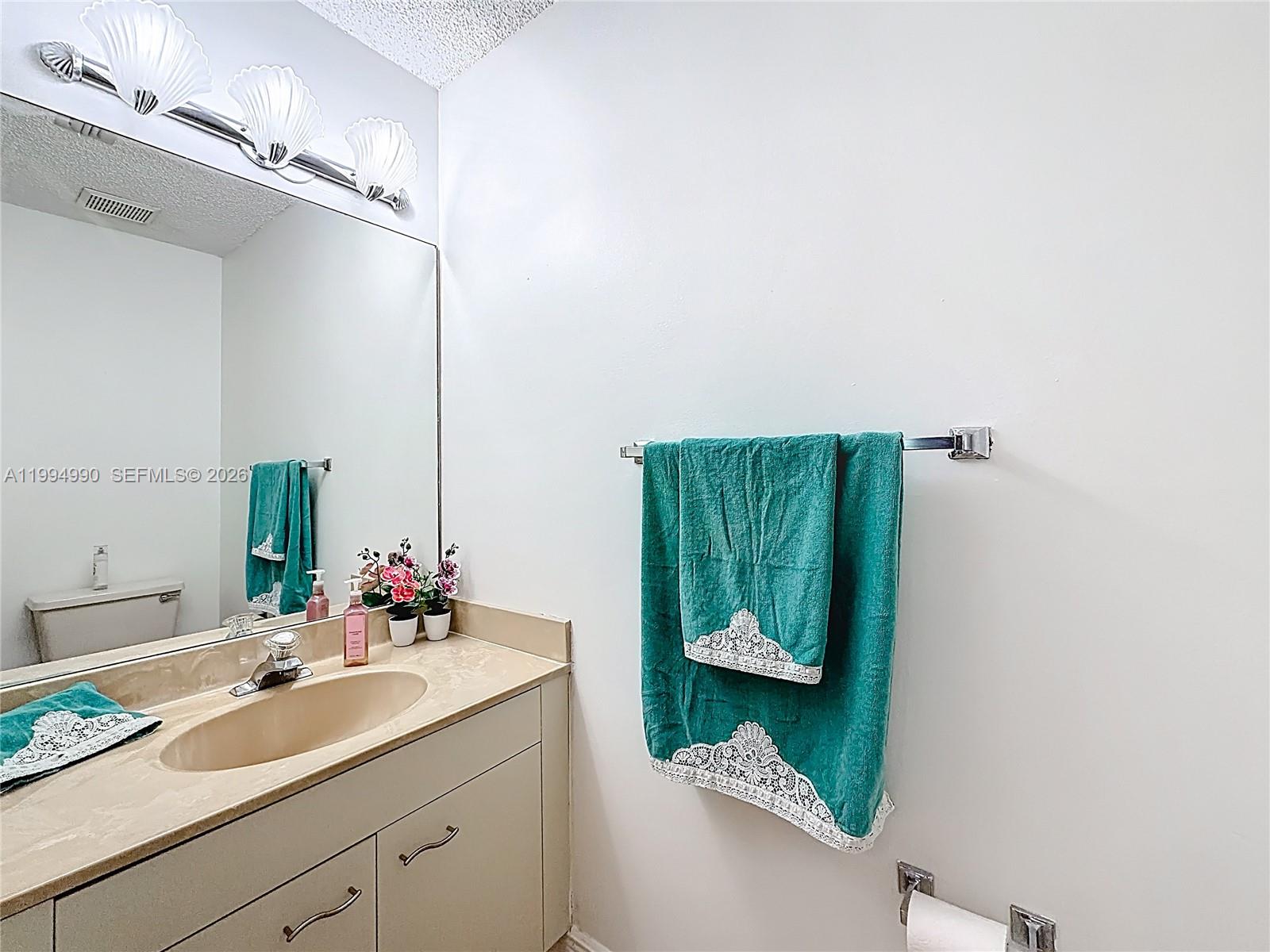 5043 Pointe Emerald Lane Boca Raton, FL 33431 - Photo 30 of 66 Guest half bath