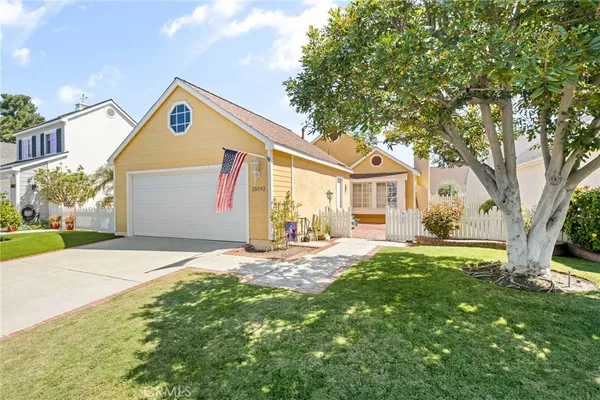$1,049,000 | 21092 Cedar Lane, Mission Viejo, CA 92691