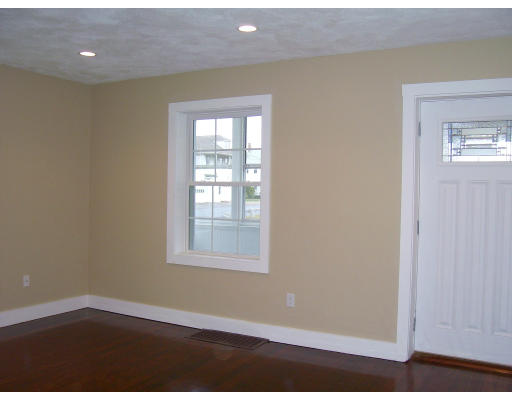 85 Fay Road Framingham, MA 01702 - Photo 3 of 29