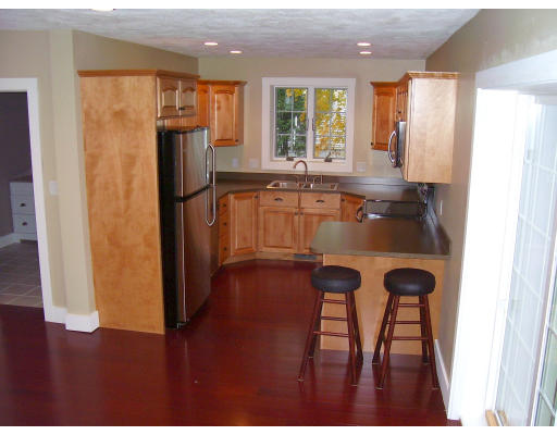 85 Fay Road Framingham, MA 01702 - Photo 4 of 29