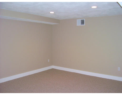 85 Fay Road Framingham, MA 01702 - Photo 10 of 29