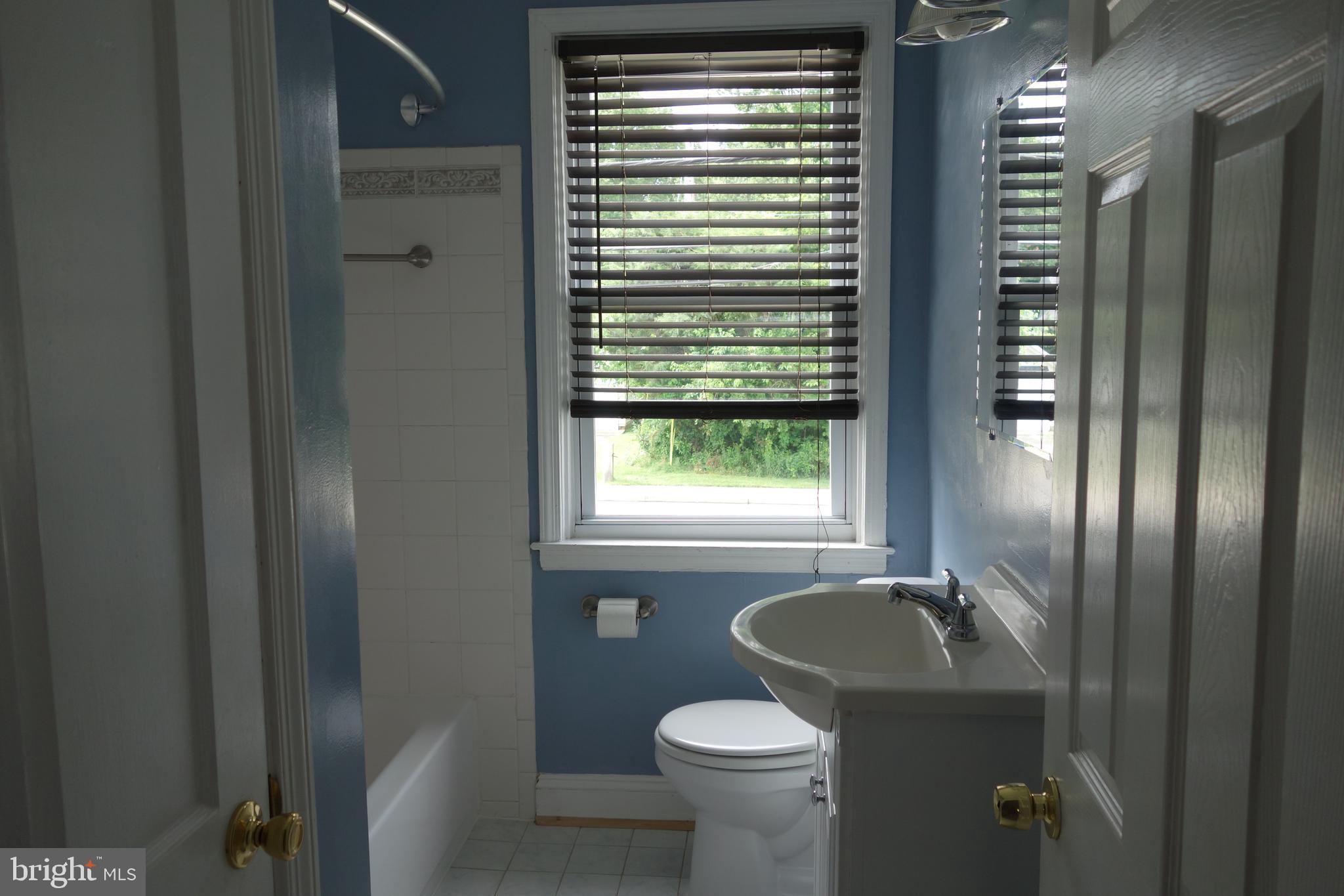 6641 Frederick Road Catonsville, MD 21228 - Photo 14 of 16 Full Bath Upper Level