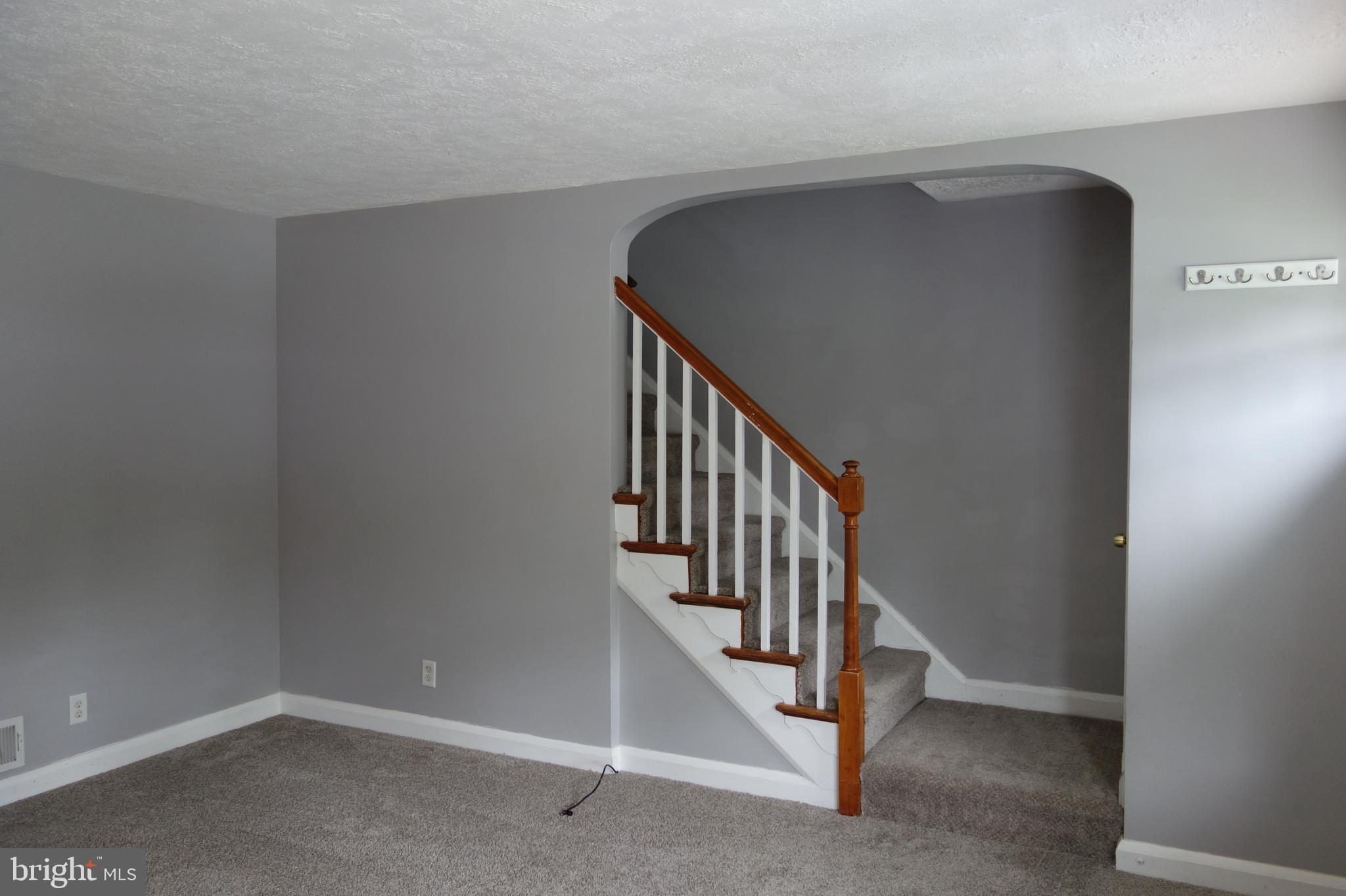 6641 Frederick Road Catonsville, MD 21228 - Photo 7 of 16 Living Room