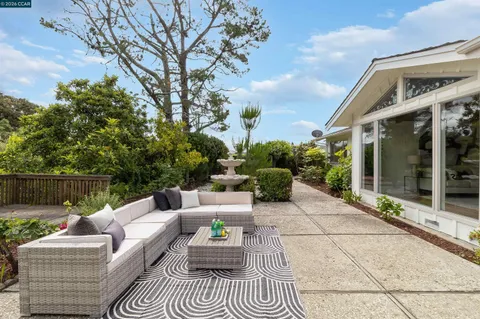 $1,880,000 | 61 Sullivan Drive, Moraga, CA 94556