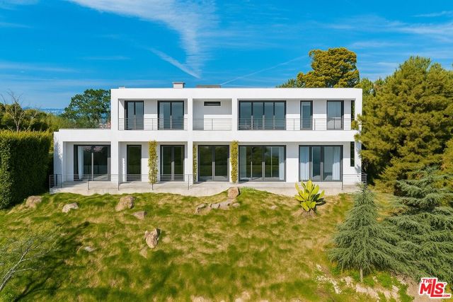 $9,999,999 | 1111 Bel Air Place, Los Angeles, CA 90077