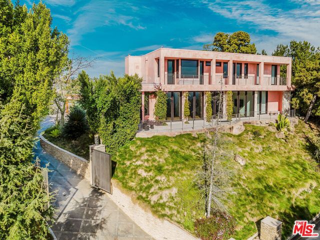 $9,999,999 | 1111 Bel Air Place, Los Angeles, CA 90077
