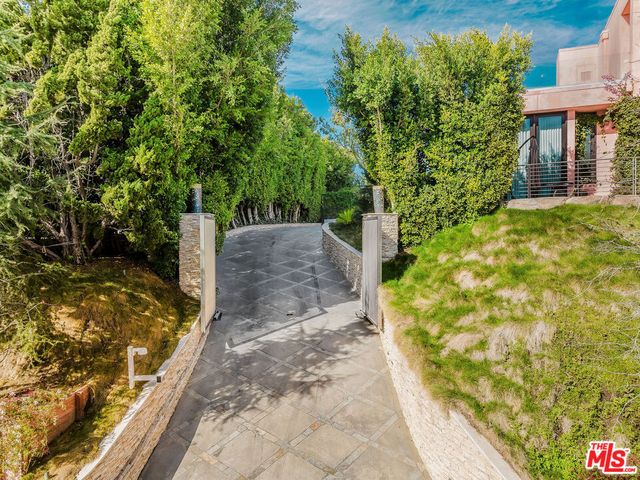 $9,999,999 | 1111 Bel Air Place, Los Angeles, CA 90077