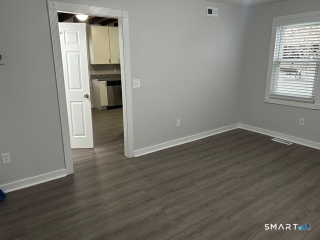251 Cove Road Stamford, CT 06902 - Photo 12 of 26 Entrance to living room 2nd apartment