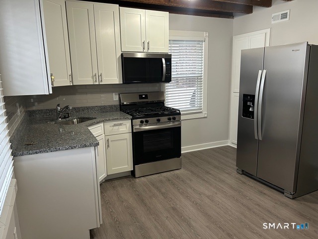 251 Cove Road Stamford, CT 06902 - Photo 5 of 26
