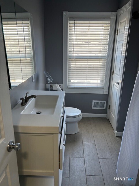 251 Cove Road Stamford, CT 06902 - Photo 8 of 26