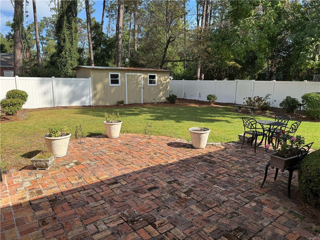 800 Euclid Avenue Waycross, GA 31501 - Photo 16 of 19 Brick patio