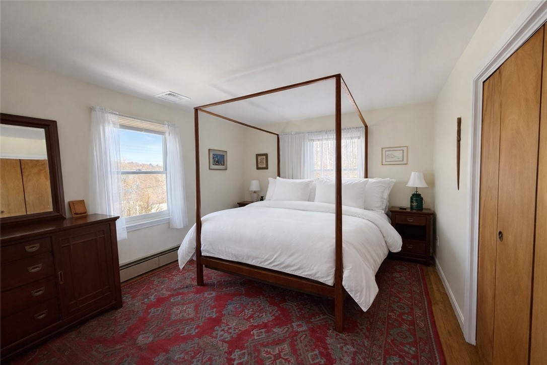 400 3rd Beach Road Middletown, RI 02842 - Photo 7 of 11 Primary bedroom