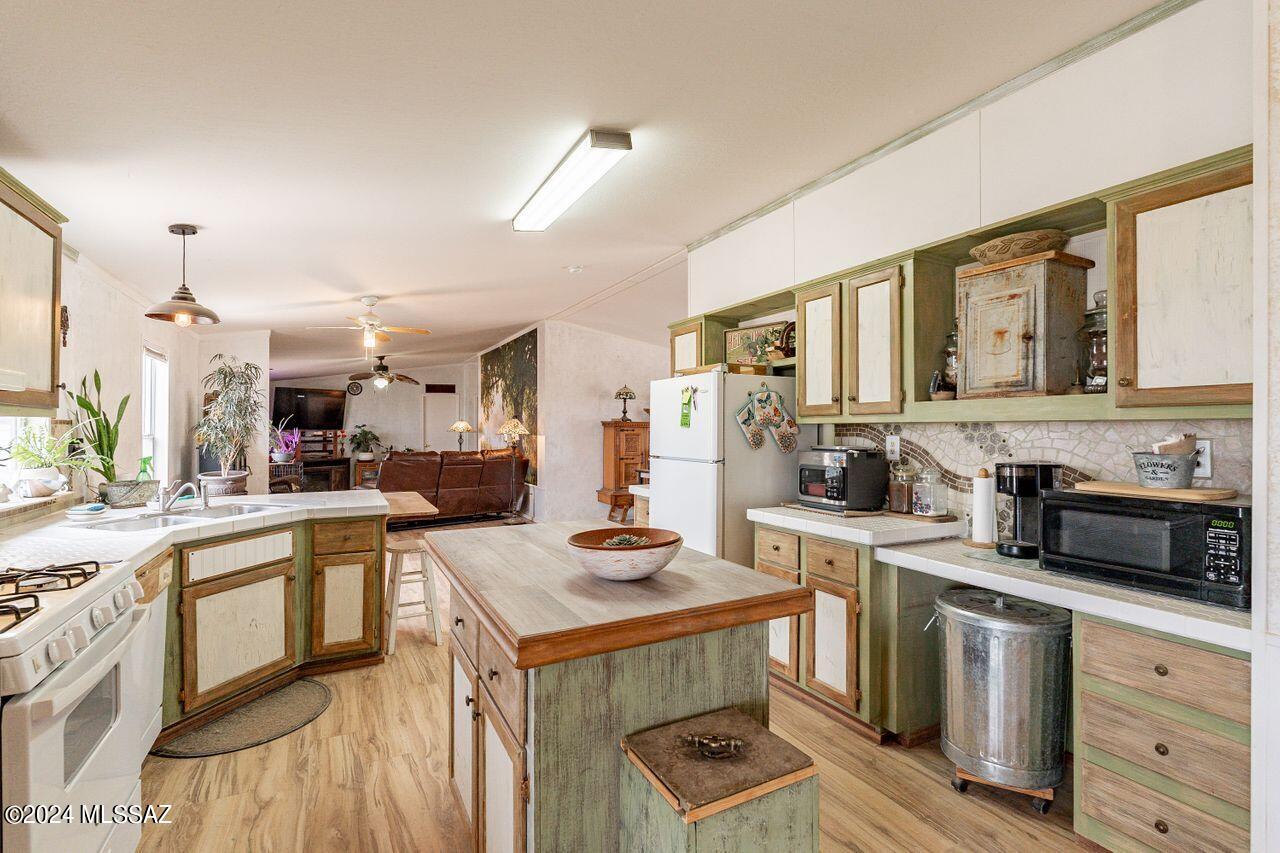 8285 South Fillmore Road Tucson, AZ 85736 - Photo 11 of 38 Gallery Image 11