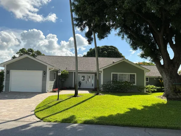 $1,049,000 | 18 Holly Villas, Boynton Beach, FL 33436