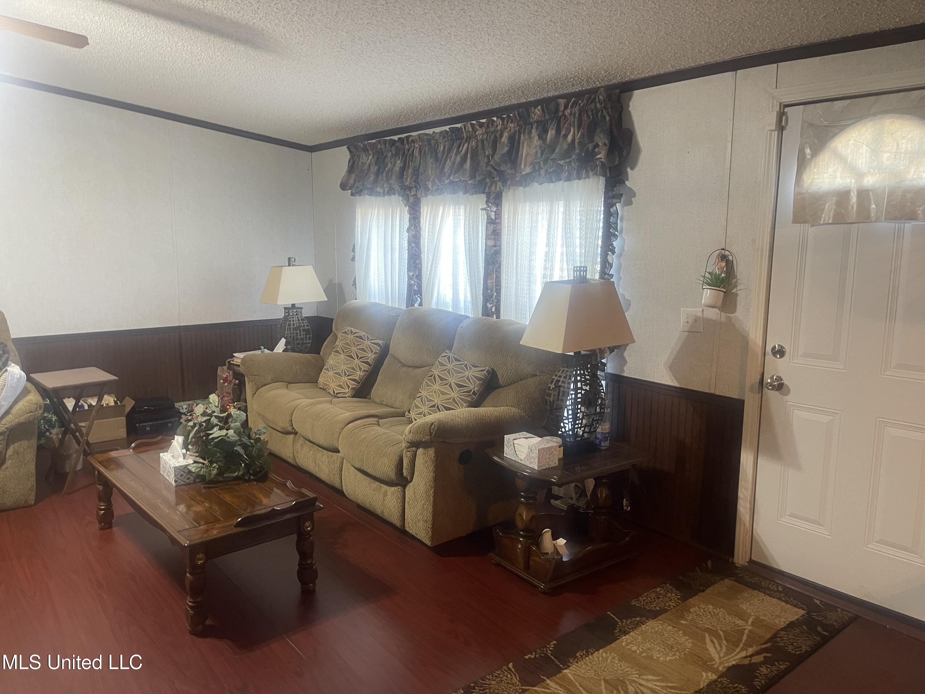 6193 Marianna Road Holly Springs, MS 38635 - Photo 4 of 26 IMG_7928