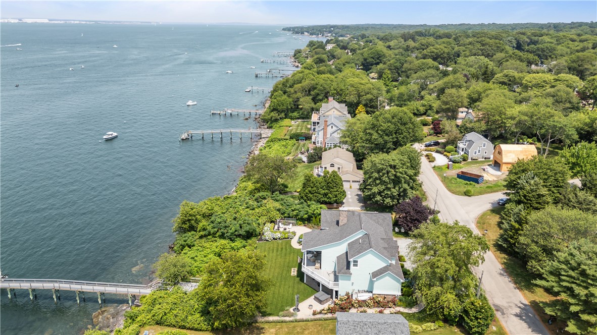 121 Seaside Drive Jamestown, RI 02835 - Photo 16 of 39