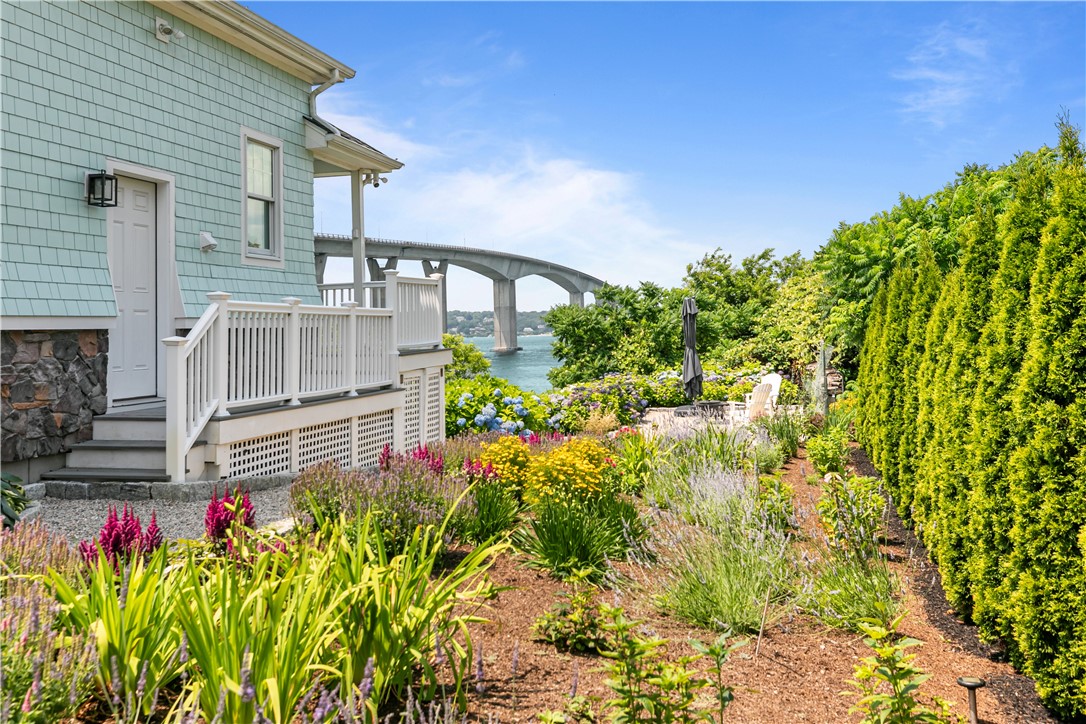 121 Seaside Drive Jamestown, RI 02835 - Photo 26 of 39