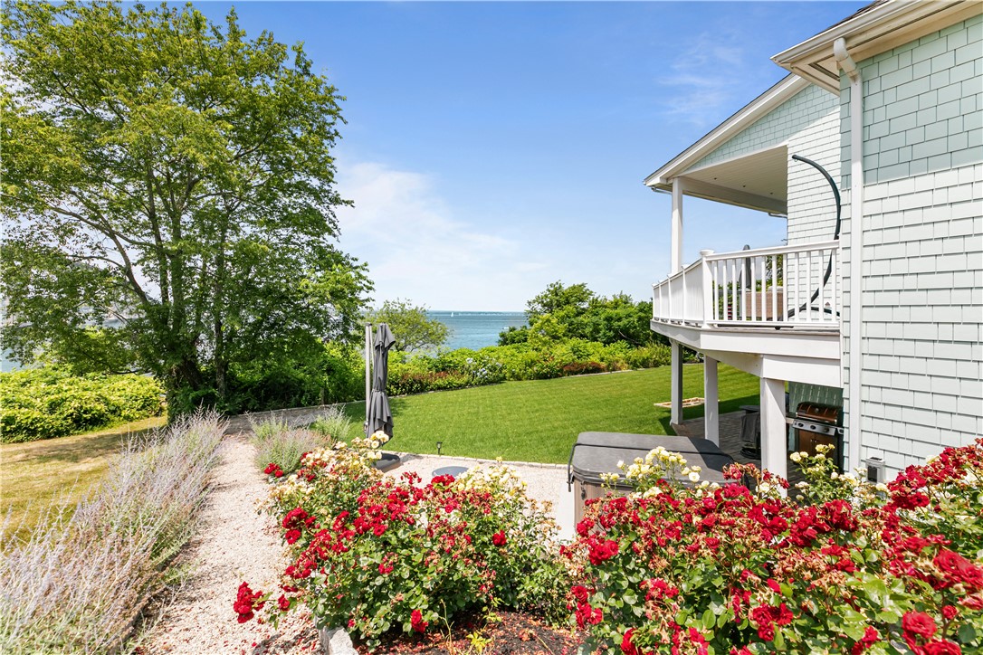 121 Seaside Drive Jamestown, RI 02835 - Photo 31 of 39