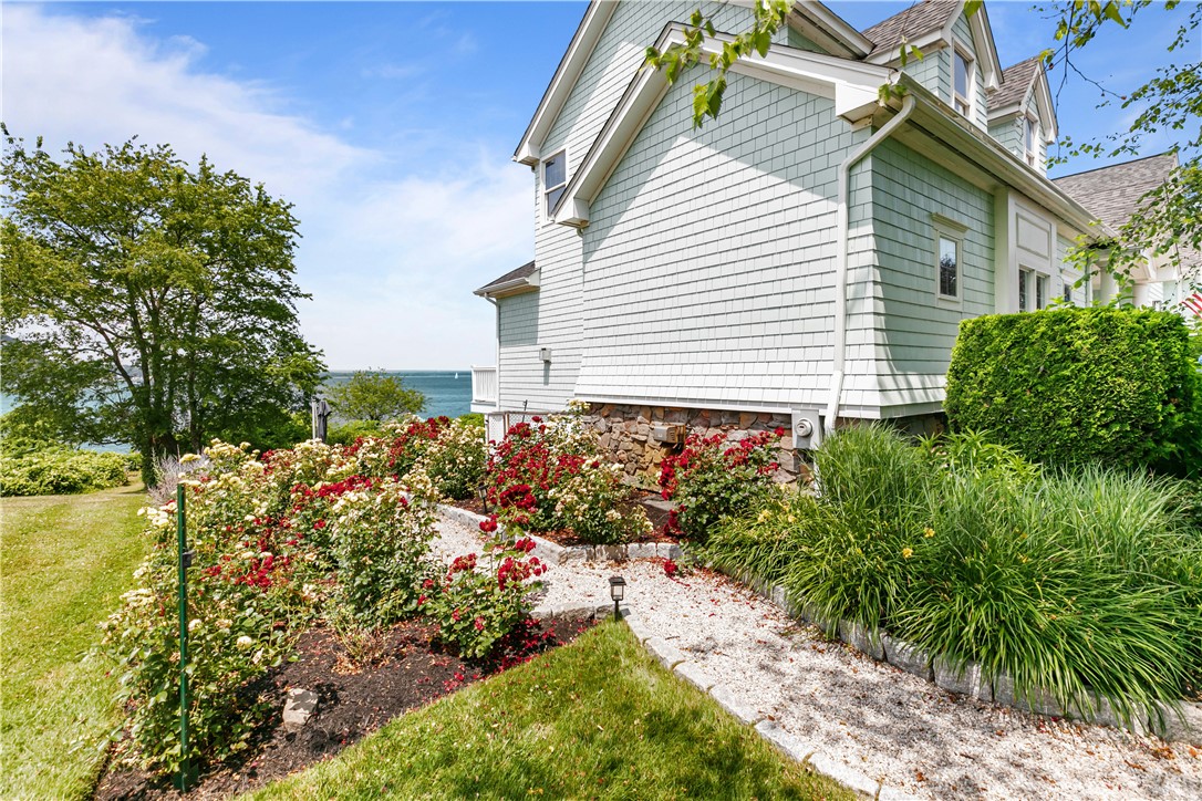 121 Seaside Drive Jamestown, RI 02835 - Photo 32 of 39