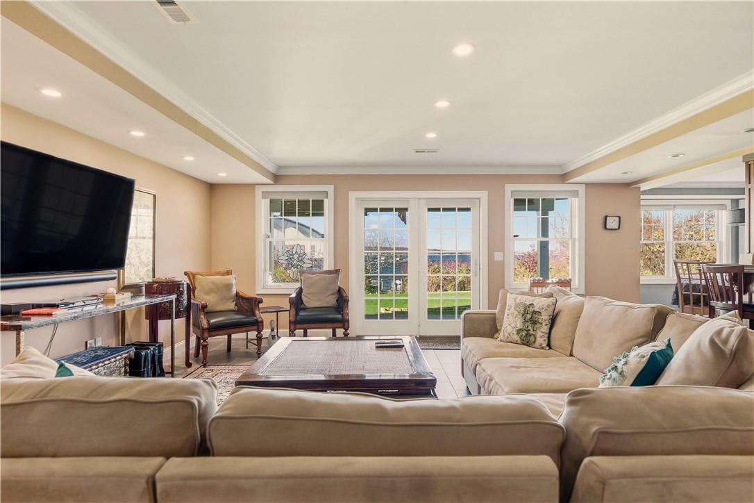 121 Seaside Drive Jamestown, RI 02835 - Photo 34 of 39