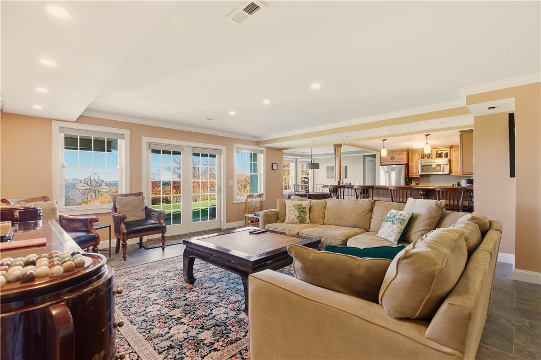 121 Seaside Drive Jamestown, RI 02835 - Photo 36 of 39