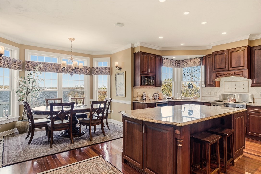 121 Seaside Drive Jamestown, RI 02835 - Photo 7 of 39