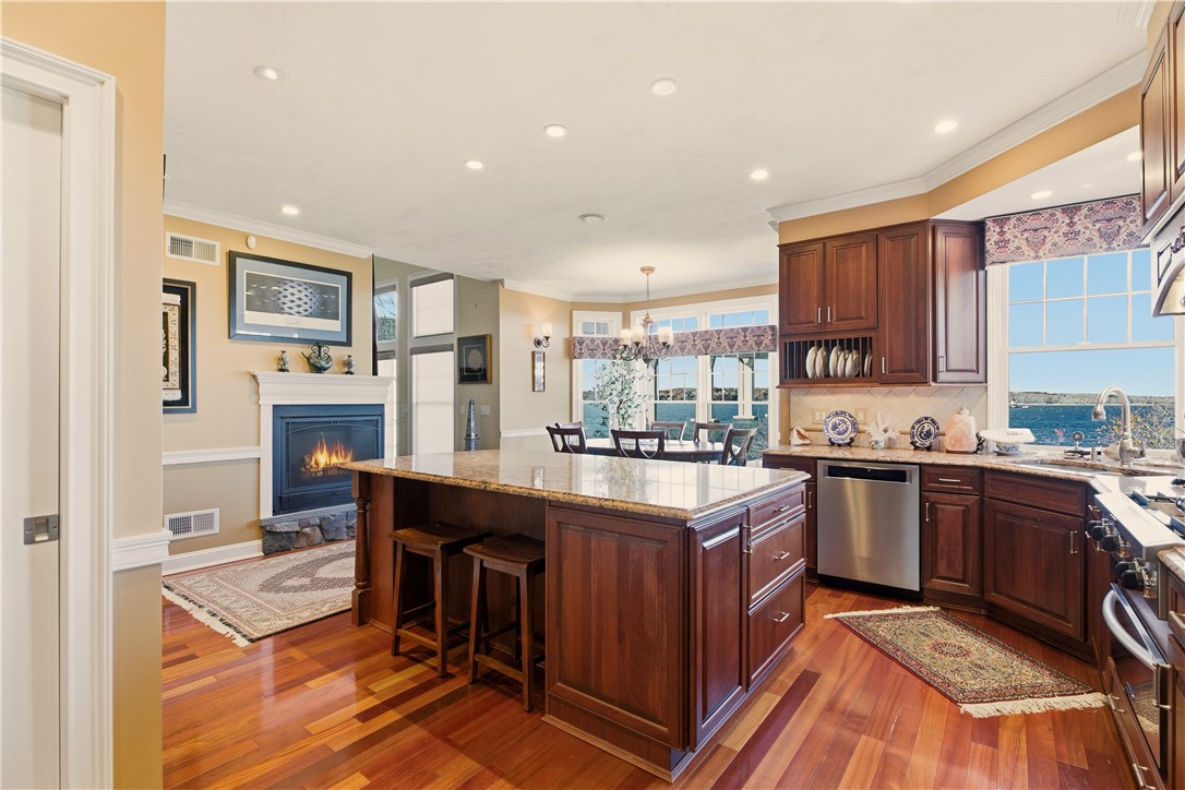 121 Seaside Drive Jamestown, RI 02835 - Photo 8 of 39