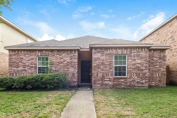 $1,905 | 8119 Almera Falls Drive, Cypress, TX 77433