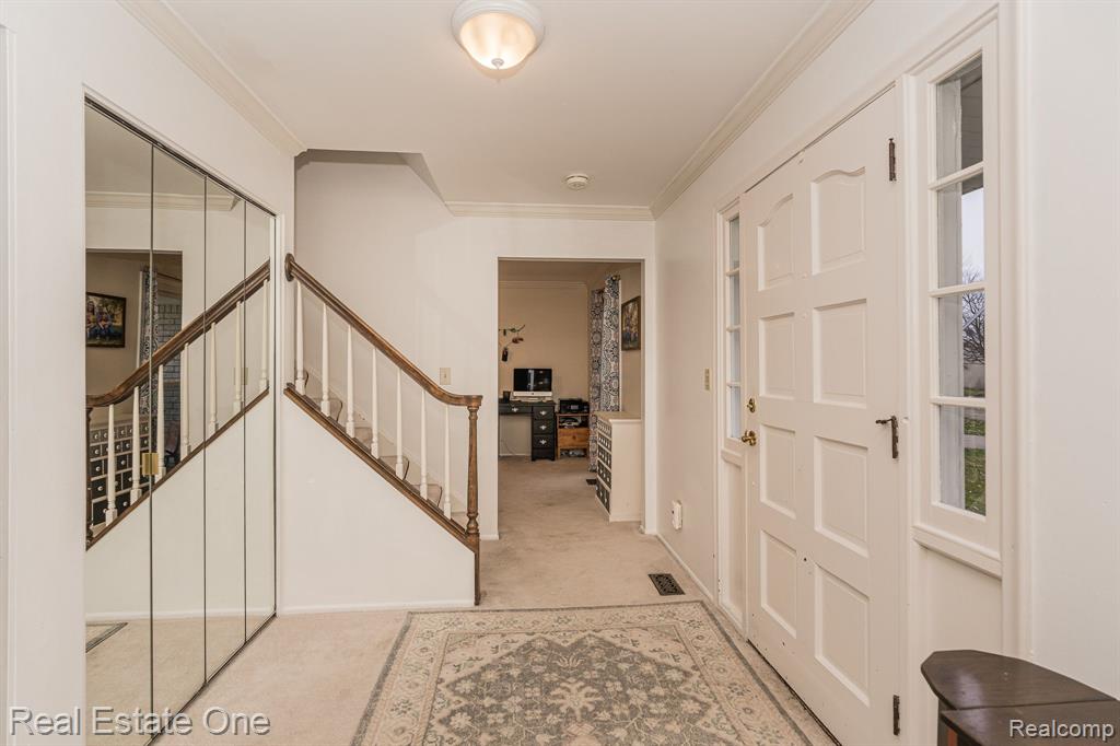 258 Belle Vernon Court Rochester, MI 48309 - Photo 7 of 41
