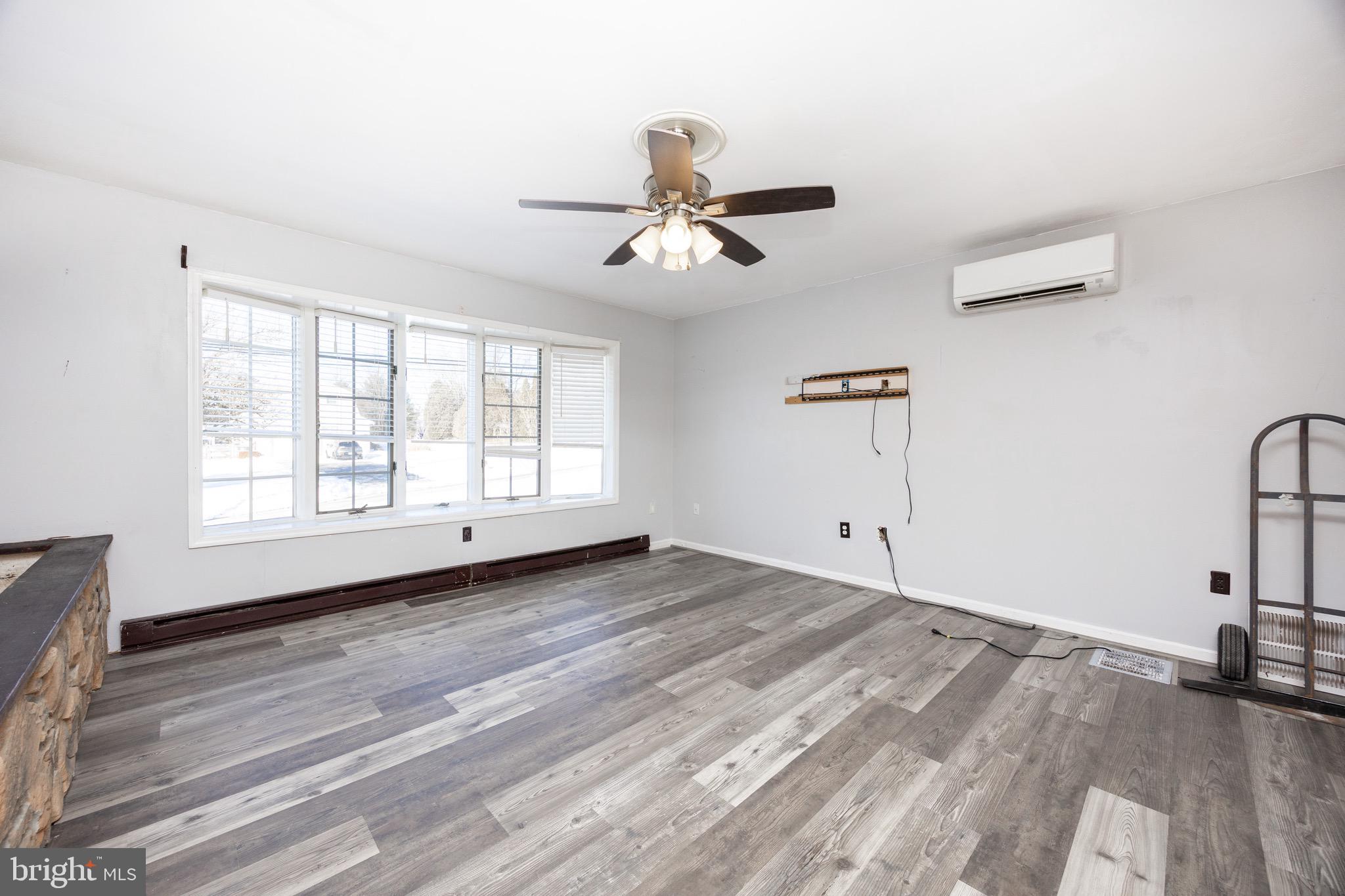 45 Wagner Lane Coatesville, PA 19320 - Photo 3 of 31