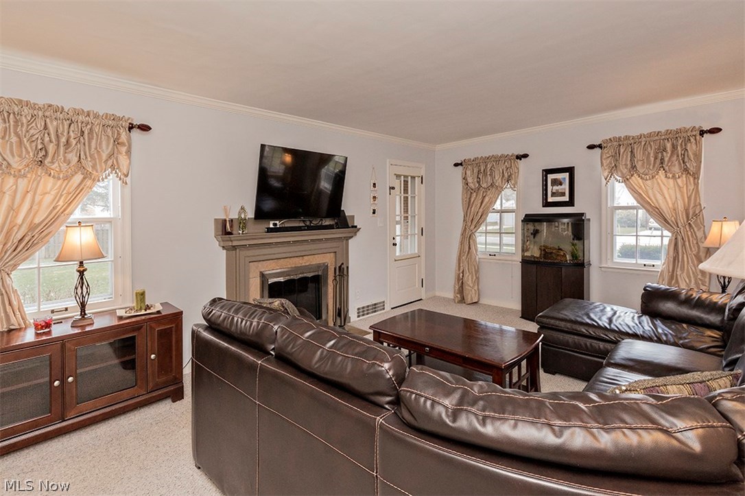 5031 Farnhurst Road Cleveland, OH 44124 - Photo 7 of 35