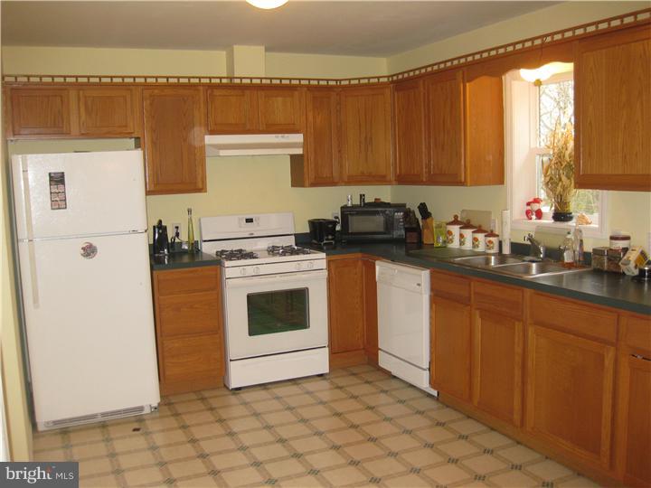 1425 Kulp Road Pottstown, PA 19465 - Photo 4 of 12 Kitchen