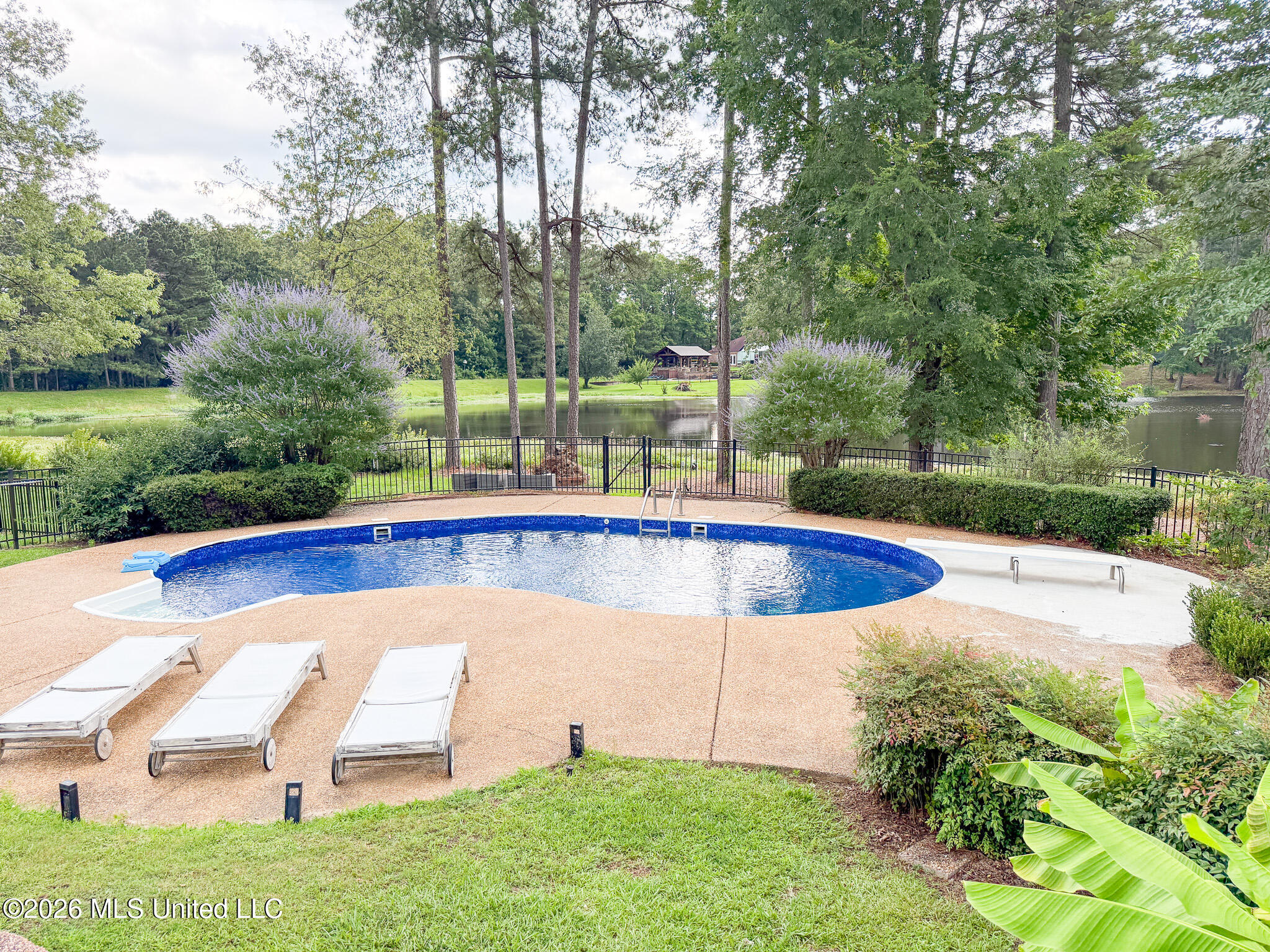 114 Redbud Drive Brandon, MS 39047 - Photo 2 of 30 IMG_4464