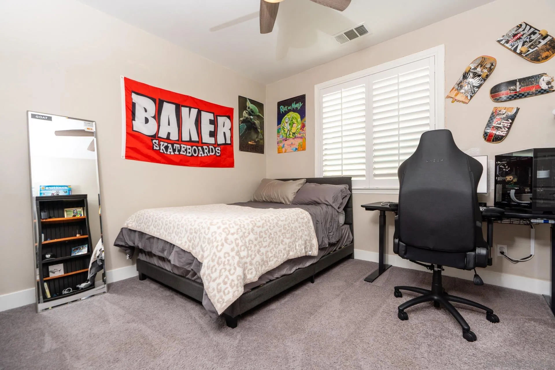 1712 Starlight Avenue Beaumont, CA 92223 - Photo 43 of 69 a bedroom with a bed and a desk