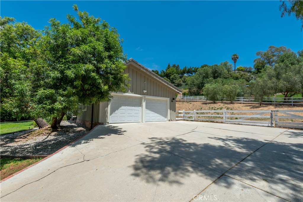 5460 Round Meadow Road Hidden Hills, CA 91302 - Photo 26 of 29 a view of a yard