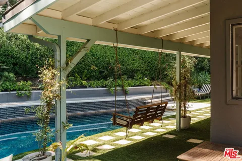 $1,995,000 | 5813 El Canon Avenue, Woodland Hills, CA 91367