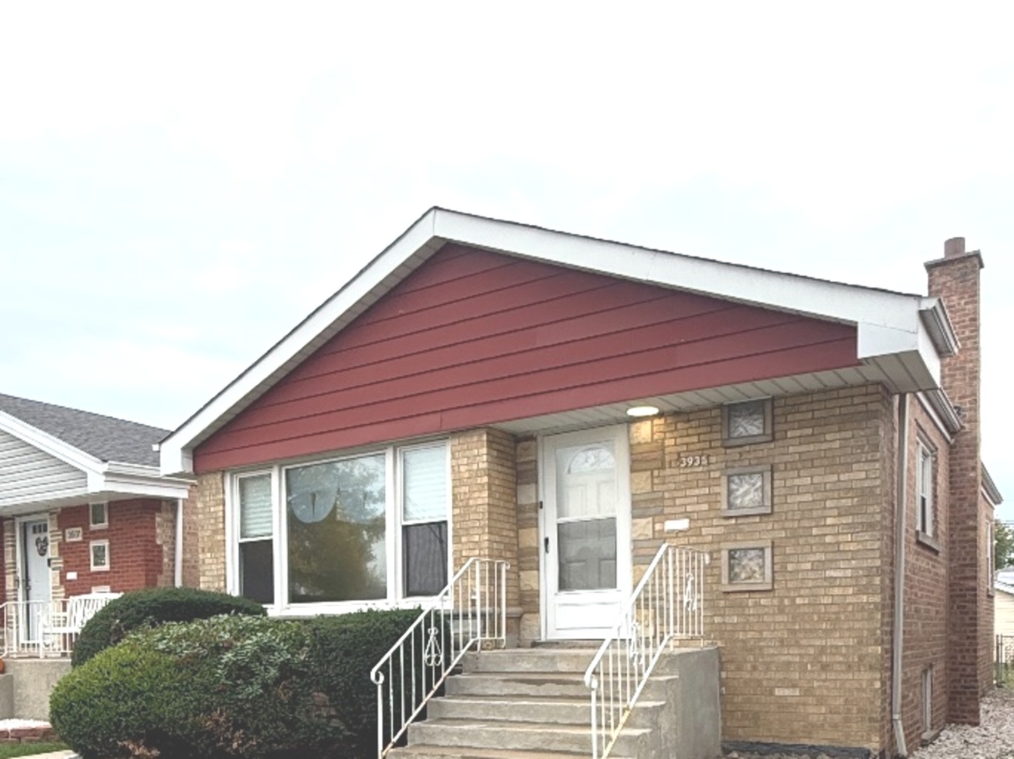 3935 West 84th Place Chicago, IL 60652 - Photo 2 of 22 a porch with seating space