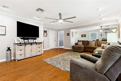 $389,000 | 1525 Hackberry Avenue, Metairie, LA 70001