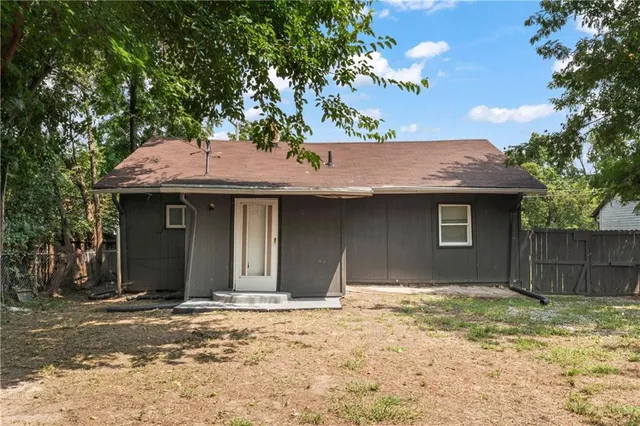 $125,000 | 7004 Jackson Avenue, Kansas City, MO 64132