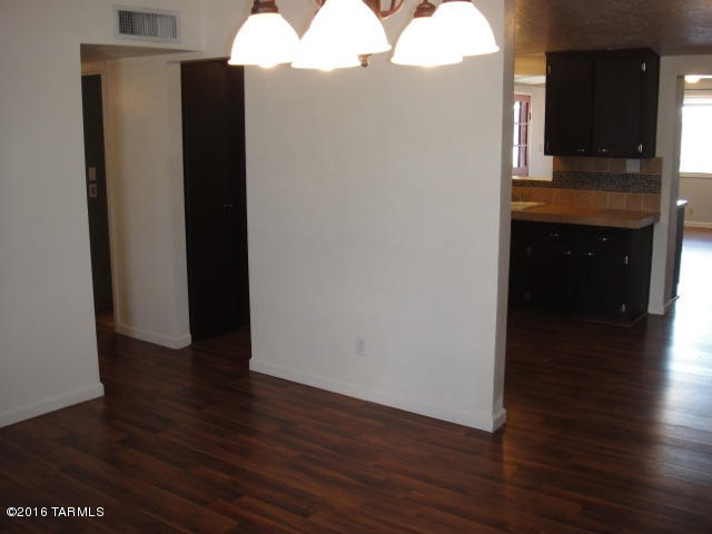 623 East Post Road Benson, AZ 85602 - Photo 7 of 48