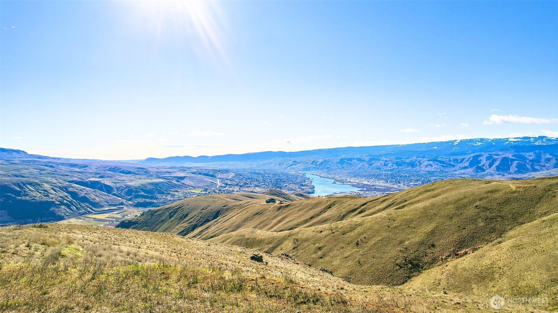 6971 Burch Mountain Road Wenatchee, WA 98801 - Photo 1 of 20