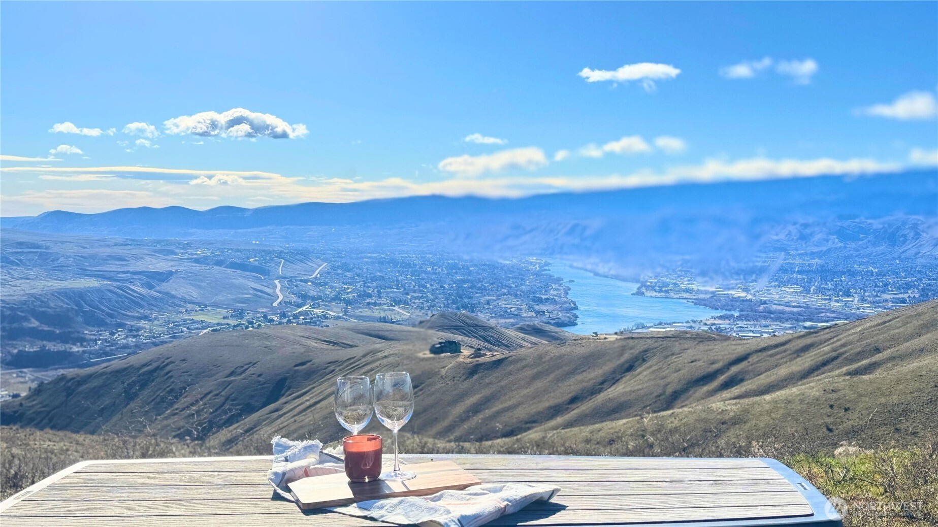 6971 Burch Mountain Road Wenatchee, WA 98801 - Photo 3 of 20