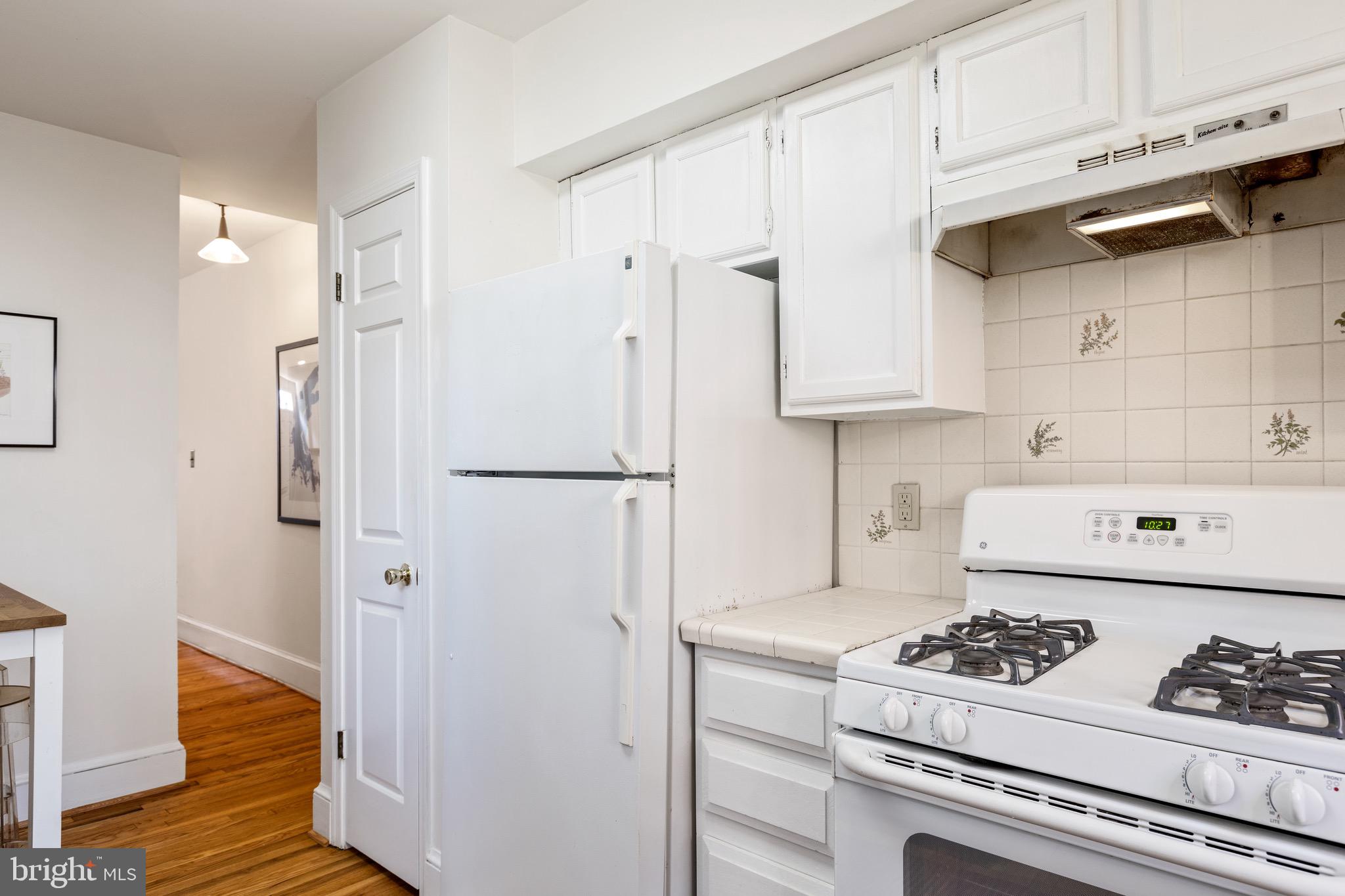 409 12th Street Southeast Washington, DC 20003 - Photo 10 of 20