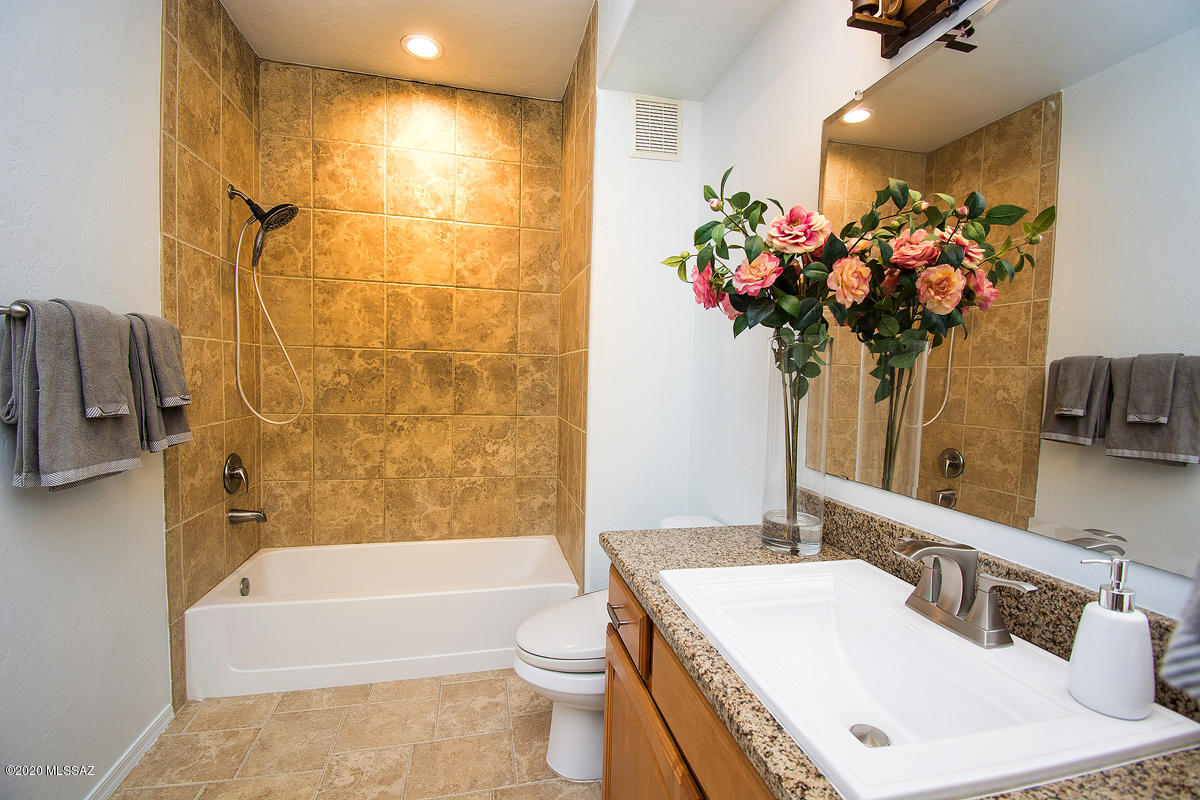 2550 East River Road, Unit 15306 Tucson, AZ 85718 - Photo 23 of 29